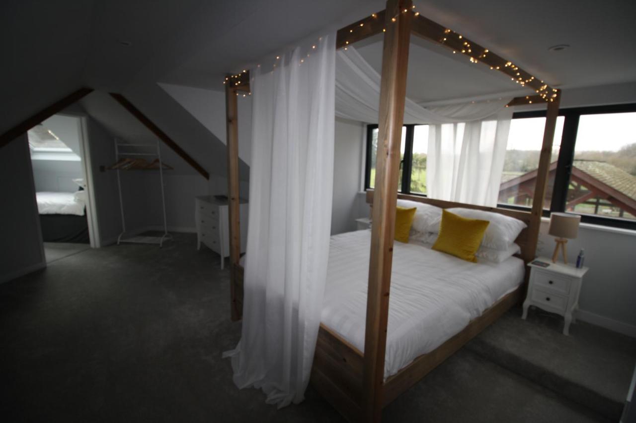 Ryefield Cottage - Luxurious Self-Catered Holiday Cottage With A Log Burner チチェスター エクステリア 写真