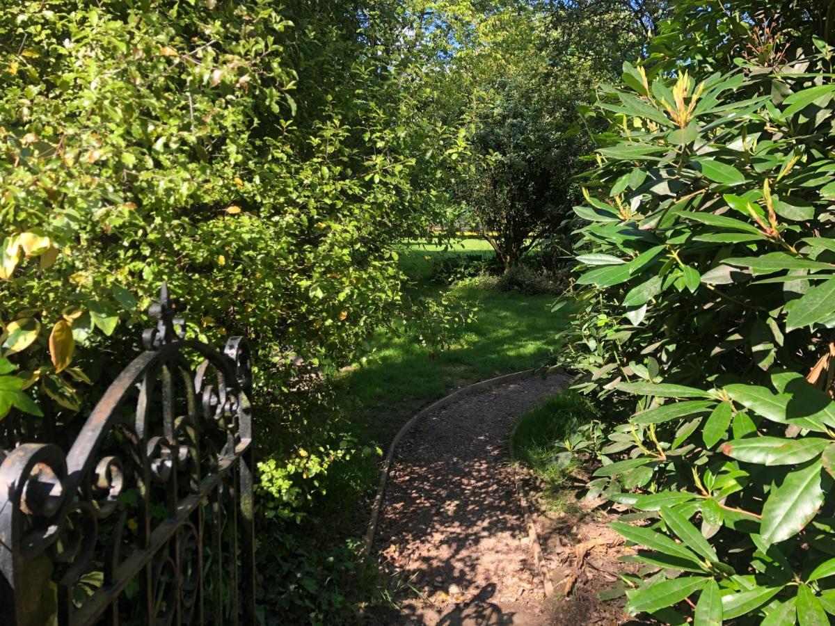 Ryefield Cottage - Luxurious Self-Catered Holiday Cottage With A Log Burner チチェスター エクステリア 写真