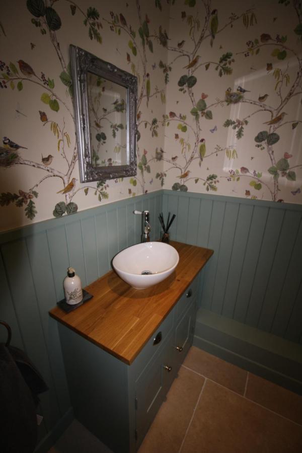 Ryefield Cottage - Luxurious Self-Catered Holiday Cottage With A Log Burner チチェスター エクステリア 写真